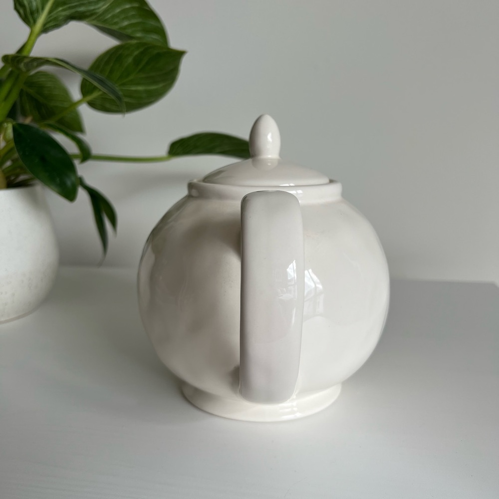 Rae Dunn Tea Pot - Picture 4 of 4